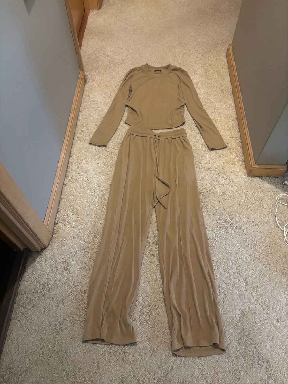 Women’s matching Top and Wide-Leg Drawstring Pants - Tan